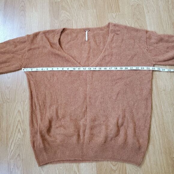 Free People Gossamer V-Neck Sweater Sz Med - Picture 8 of 11